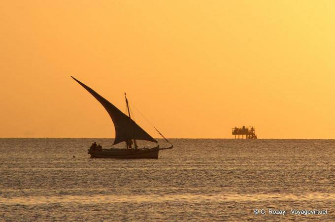 Dérive devant le puit de gaz, Sidi Frej, Kerkennah - Tunisie