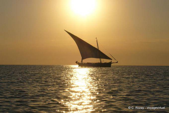 Voile latine au couchant, Sidi Frej, Kerkennah - Tunisie