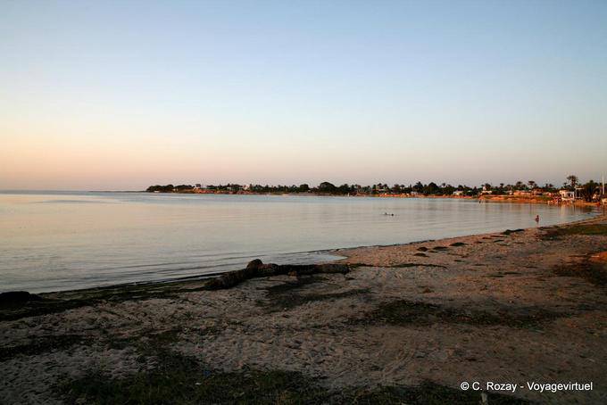 Plage de Sidi Frej au soir - Tunisie