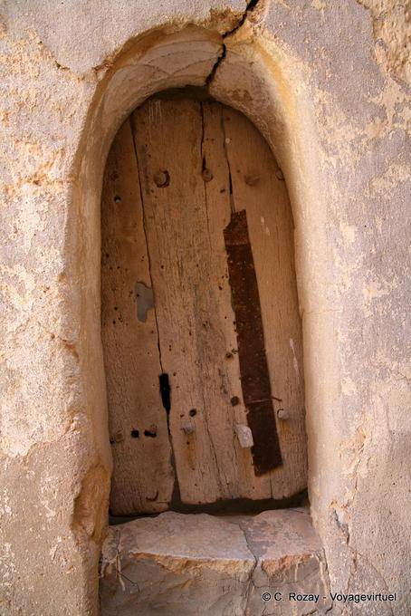 Antique porte de bois, Ksar Douirat - Tunisie