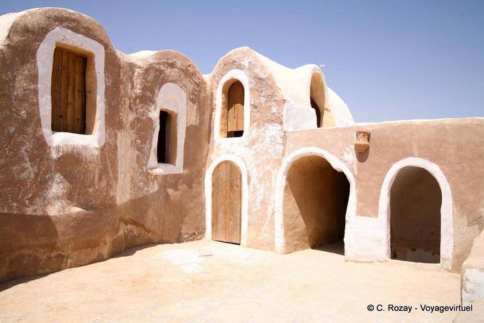 Restes de ghorfas, Ksar Haddada - Tunisie