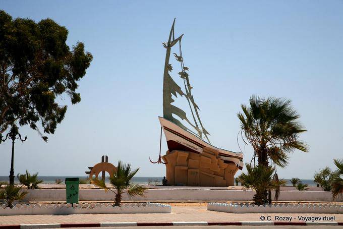 le bateau ivre, sculpture, Mahares - Tunisie