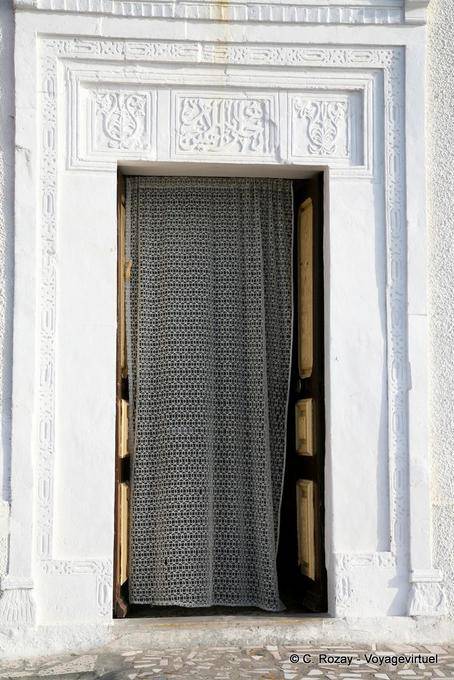Inscription sur fronton de porte ancienne, Mahdia - Tunisie
