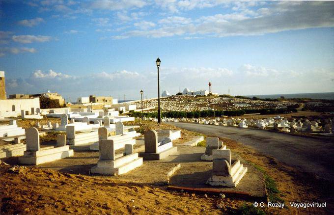 Panorama sur les marabouts et le cimetière, Mahdia, Cap Africa - Tunisie