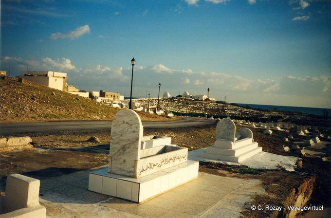 Tombes et phare, Mahdia Cap Africa - Tunisie