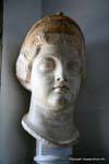Musée national de Carthage, tête de statue monumentale, Tunisie.