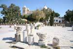 Carthage, vue sur la cathédrale depuis le site archéologique, Tunisie.