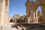 Hauts murs (12 m) des Grands Thermes de Makthar, Tunisie.
