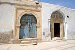 Kairouan, deux styles différents d'entrées, Tunisie.