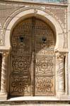 Kairouan, porte aux colonnes torsadées, Tunisie.