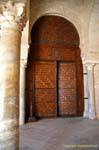 Une porte de la Mosquée Oqba Ibn Nafaa, Kairouan, Tunisie.