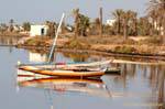 Côte et flouka à Ouled Kacem, Kerkennah, Tunisie.