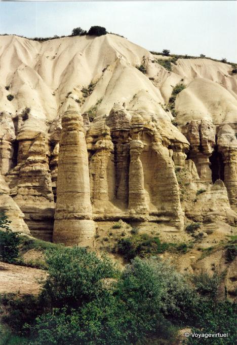 Cheminées de fée en cours d'élaboration, Cappadoce - Turquie