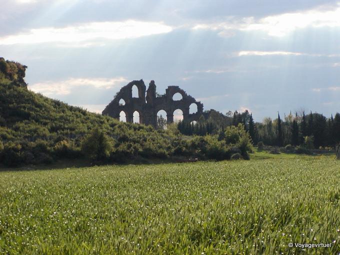Lumières sur l'aqueduc, Aspendos - Turquie