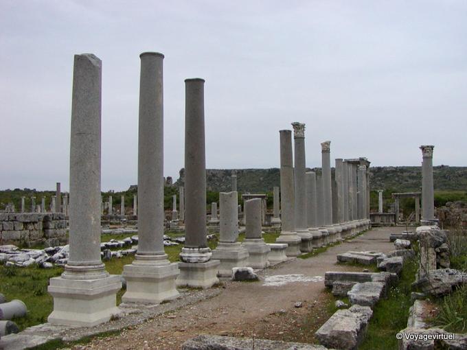 Voie principale vers les thermes, Pergé - Turquie