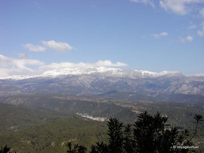 Montagnes du Taurus enneigées, Selge - Turquie