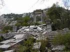 Termessos, ruines du Temple d'Artémis et propylées d'Hadrien, Turquie.