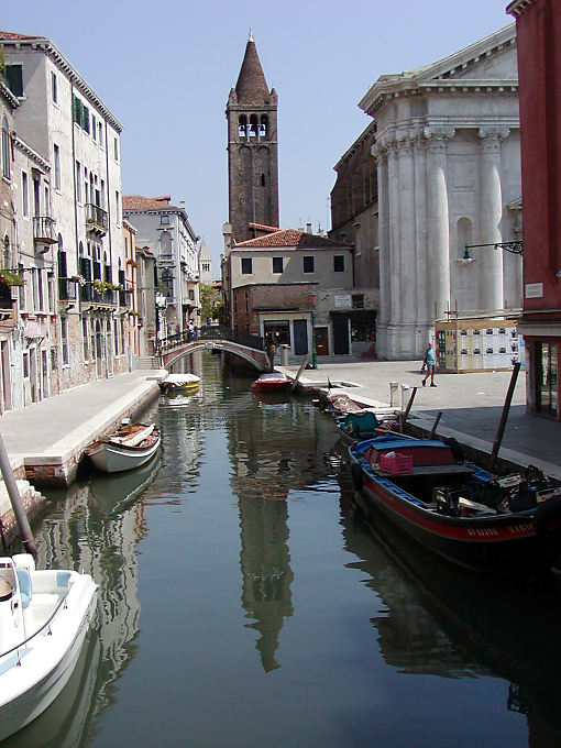 Petit canal et campanile, Venise - Italie