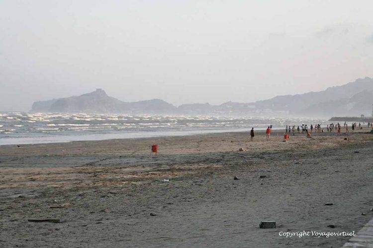 La longue plage sur le golfe d'Aden
Mots-clés: Aden