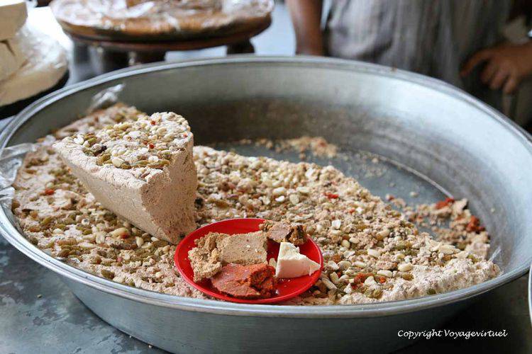 Dégustation de halva
Mots-clés: Lahj halva halwa