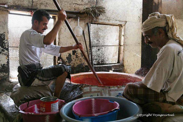 Fabrication de halva à Lahj
La Halwa (ou Halva) Chamia est aussi connu sous le nom de Tahini
Mots-clés: Lahj halva halwa