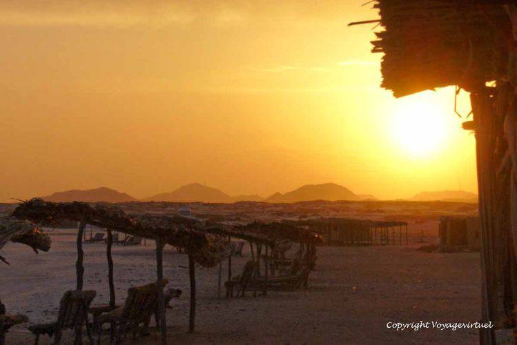 Le vent du désert trouble l'athmosphère - Bir Ali
Mots-clés: Bir-Ali soleil