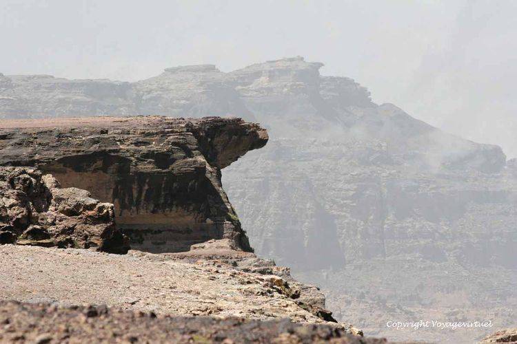 Le fameux rocher de Bokour comme une tête de tortue sortie du plateau
Mots-clés: Bokur