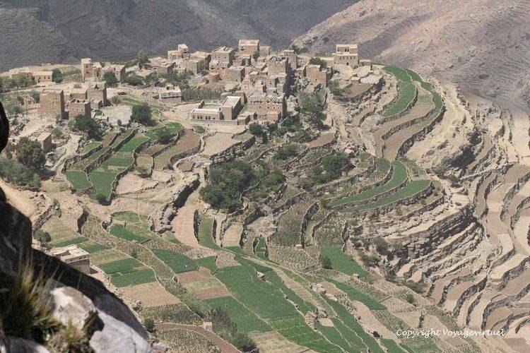Village et ses terrasses au pied du rocher de Bokour
Mots-clés: Bokur terrasses