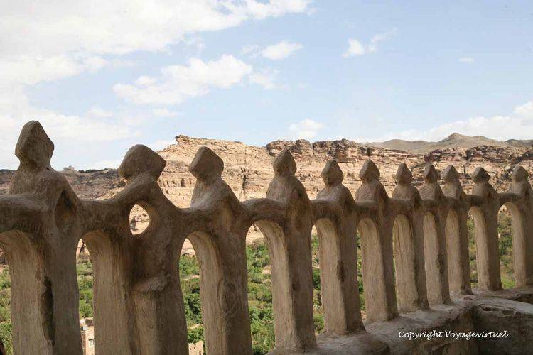 La falaise du wadi depuis la terrasse du palace
Mots-clés: wadi-Dharh Roc-palace Al-Hajar