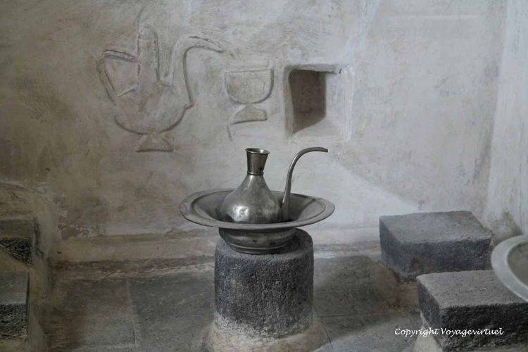 Le lieu d'aisance des hommes (WC)
Mots-clés: Roc-palace Al-Hajar