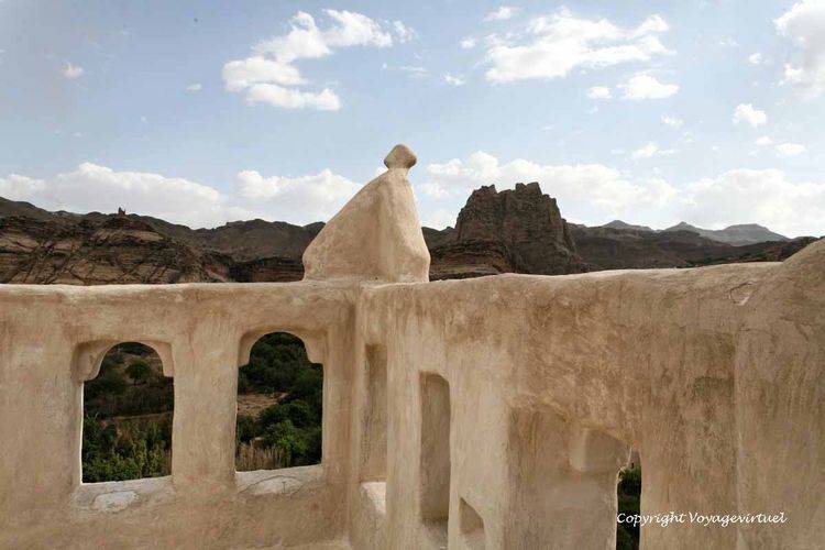 Contraste
Mots-clés: Roc-palace Al-Hajar