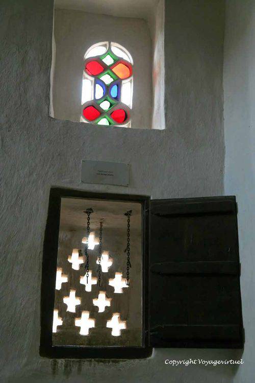 Frigo et vitrail
Mots-clés: Roc-palace Al-Hajar