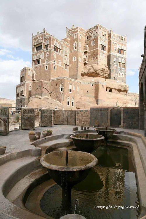 Les bassins et le palais
Mots-clés: Roc-palace Al-Hajar