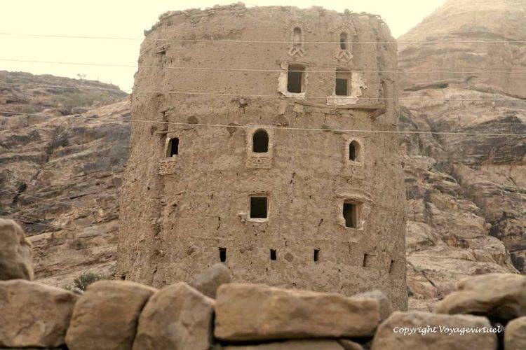 Bizarre maison ronde
Mots-clés: wadi-Dharh