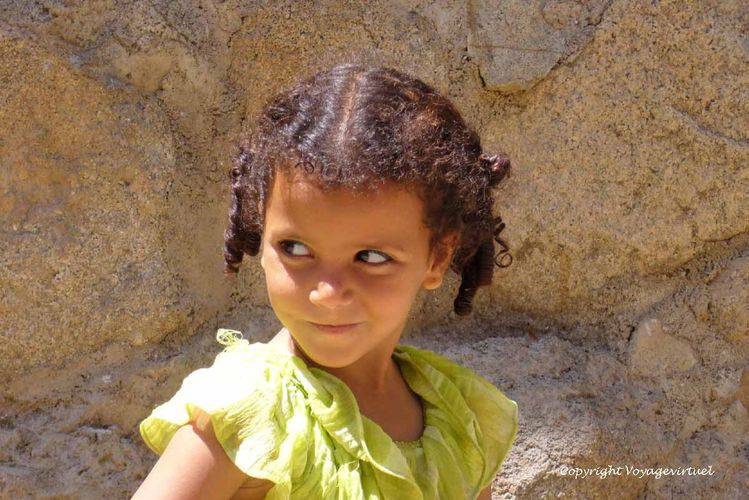 Regard de fillette dans le Djebel Saber (Taez)
Mots-clés: regard fillette djebel-Saber Taez