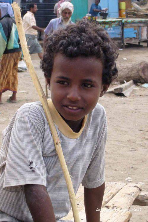 Enfant sur le port d'Al-Hodeidah
Mots-clés: enfant Al-Hodeidah