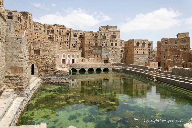 Fotografía de Hababa: Estanque de agua y antiguas casas medievales.
Photo von Hababa: Behälter Wasser und alte mittelalterliche Häuser.
Mots-clés: Hababa citerne