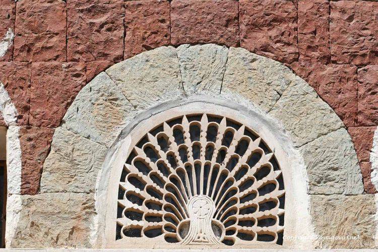 Détail sur le stuc
Mots-clés: Al-Hajjarah