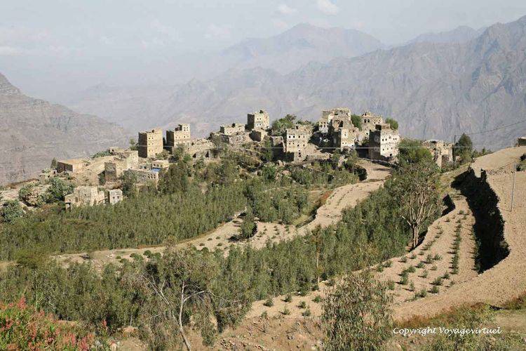 Le village situé en-dessous de Al Hajjarah
Mots-clés: Al-Hajjarah