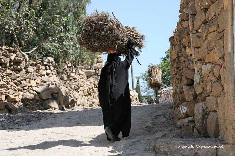 La porteuse de bois
Mots-clés: Al-Hajjarah