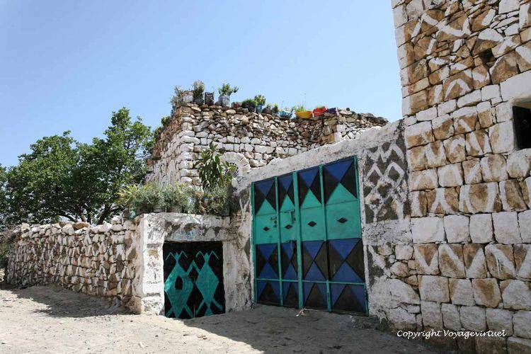 Portes en couleur
Mots-clés: Al-Hajjarah