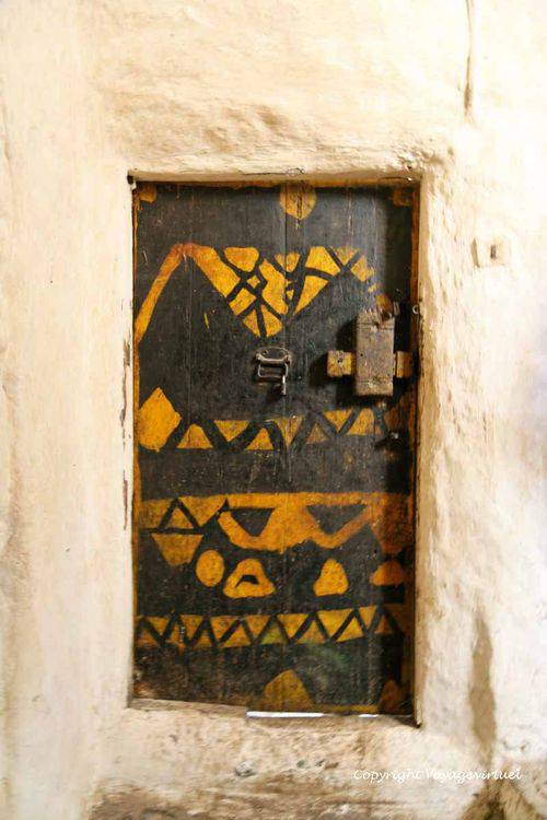 Porte aux dessins
Mots-clés: Al-Hajjarah porte