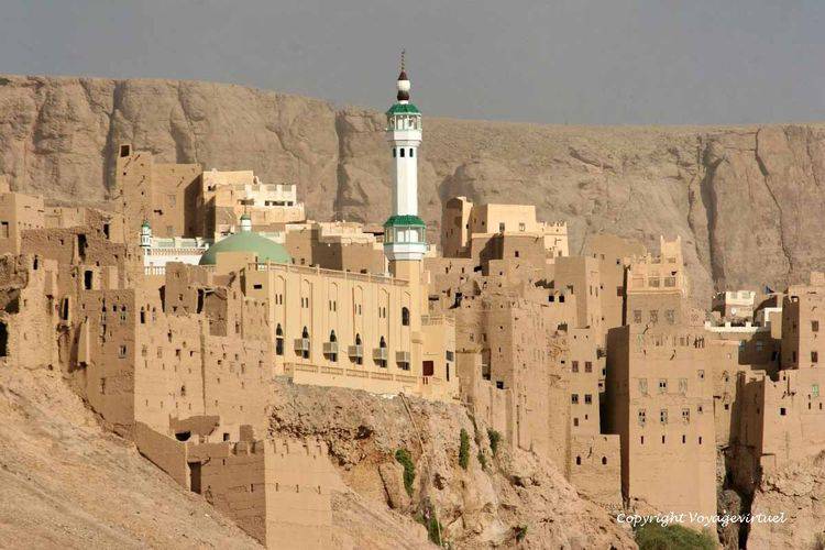 La mosquée au bord du vide
Mots-clés: Al-Hajrayn Al-Hajjarayn wadi-doan