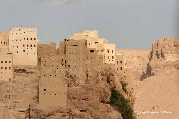 Intégration à l'environnement
Mots-clés: Al-Hajrayn Al-Hajjarayn