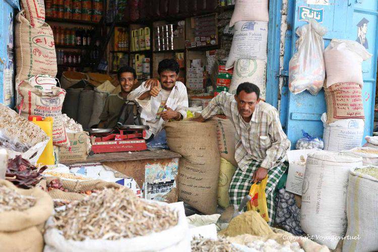 Etre sur la photo
Mots-clés: Al-Hodeidah souk