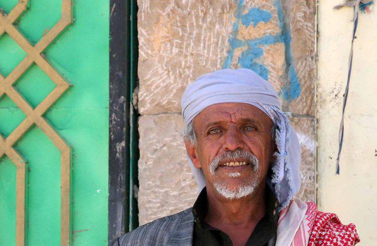 Le yéménite au regard clair de Hababa
Mots-clés: Hababa yéménite