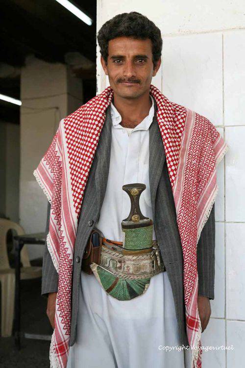 Jambiya recouvert de fil vert - Route entre Sanaa et Marib
Mots-clés: jambiya