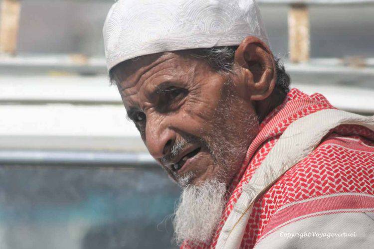Barbe blanche d'un yéménite de la région de Shabwa
Mots-clés: barbe yéménite Shabwa