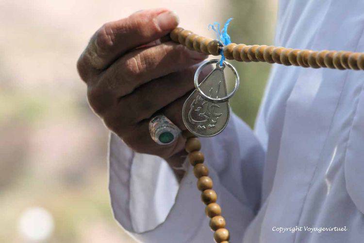 Gros-plan sur le chapelet de l'imam
Mots-clés: Al-Hoteib