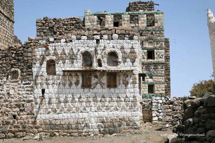 Sur la place centrale
Mots-clés: Kahel